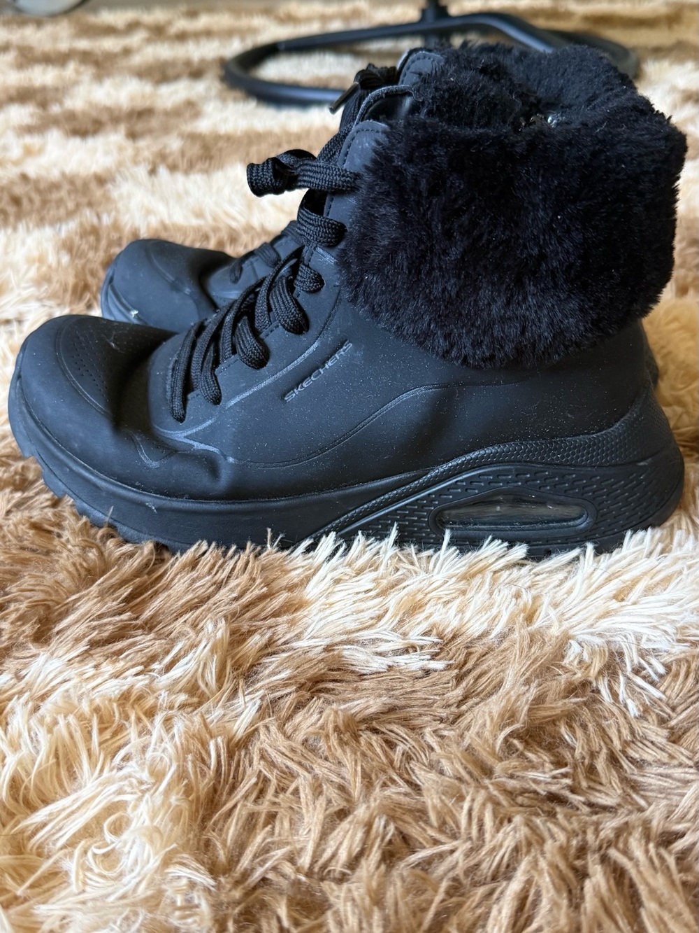 Skechers Women's Black Faux-Fur Collar Lace-Up Memory Foam Boot